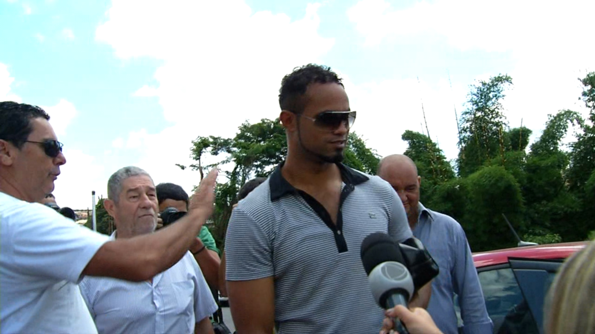 Oficial: goleiro Bruno é apresentado oficialmente ao Boa Esporte